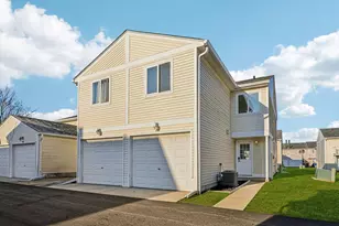 452 Meadow Green Ln, Round Lake Beach, IL 60073 - Photo 2