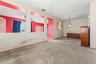 601 W Kristina Ln, Round Lake, IL 60073 - Photo 4