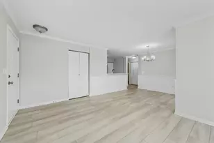 1009 Silverstone Dr, Carpentersville, IL 60110 - Photo 10