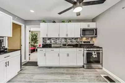 318 Marquette Street, Park Forest, IL 60466 - Photo 6