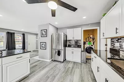 318 Marquette Street, Park Forest, IL 60466 - Photo 8