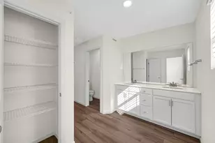 2260 Horseshoe Cir, Naperville, IL 60564 - Photo 12