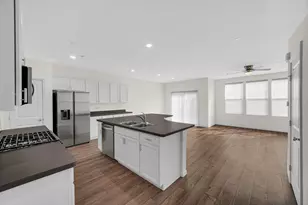 2260 Horseshoe Cir, Naperville, IL 60564 - Photo 16