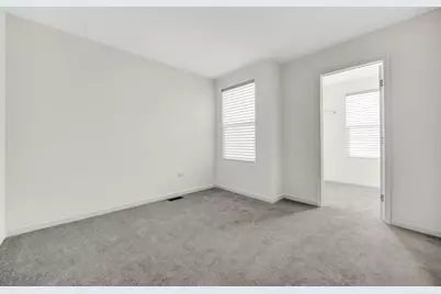 2260 Horseshoe Circle, Naperville, IL 60564 - Photo 6