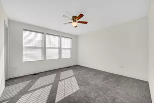 2260 Horseshoe Cir, Naperville, IL 60564 - Photo 10