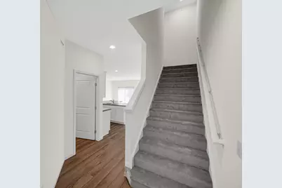 2260 Horseshoe Circle, Naperville, IL 60564 - Photo 4