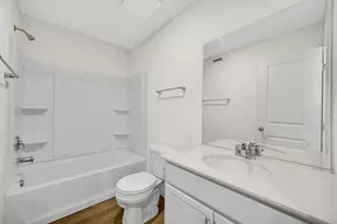 2260 Horseshoe Cir, Naperville, IL 60564 - Photo 8