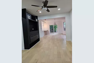 5402 N Mobile Avenue, Chicago, IL 60630 - Photo 4