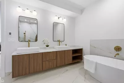 754 N Bishop Street #302, Chicago, IL 60642 - Photo 18