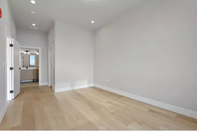 2505 W Farragut Avenue #409, Chicago, IL 60625 - Photo 2