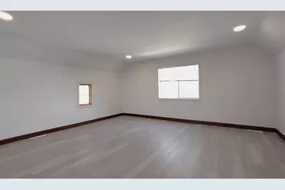 8806 Trask Bridge Road, Rockford, IL 61101 - Photo 18