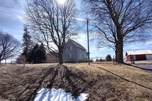 8806 Trask Bridge Rd, Rockford, IL 61101 - Photo 2