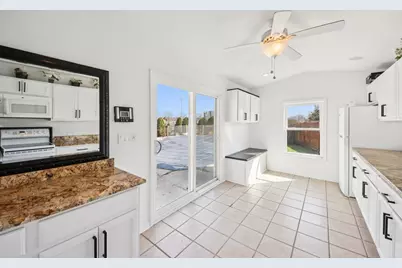 2019 E Avon Lane, Arlington Heights, IL 60004 - Photo 48