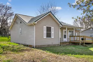 109 Illini Ct, Vienna, IL 62995 - Photo 2