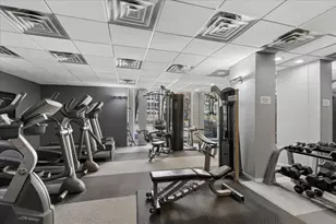 2930 N Sheridan Rd, Chicago, IL 60657 - Photo 18