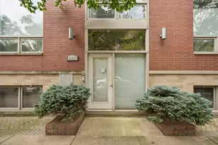 885 N Hermitage Ave, Chicago, IL 60622 - Photo 2