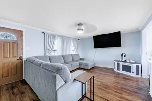 4519 W 90th Pl, Hometown, IL 60456 - Photo 2