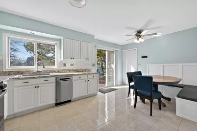 736 Cypress Lane, Carol Stream, IL 60188 - Photo 6