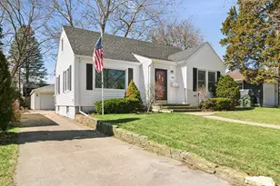 142 S Fremont St, Palatine, IL 60067 - Photo 1