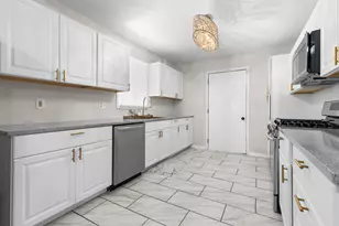 200 Bounty Dr NE, Poplar Grove, IL 61065 - Photo 8