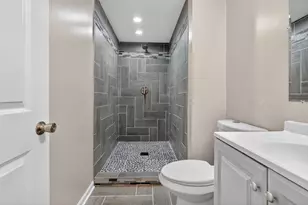 17829 Baker Ct, Country Club Hills, IL 60478 - Photo 8