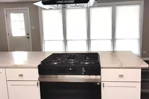 17829 Baker Ct, Country Club Hills, IL 60478 - Photo 4