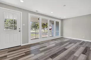 17829 Baker Ct, Country Club Hills, IL 60478 - Photo 10