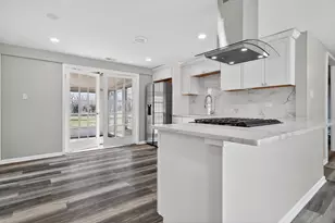 17829 Baker Ct, Country Club Hills, IL 60478 - Photo 2