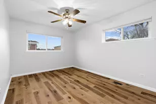 8824 Robin Dr, Des Plaines, IL 60016 - Photo 12