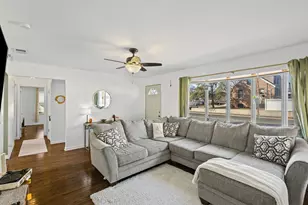 9301 S 54th Ct, Oak Lawn, IL 60453 - Photo 2