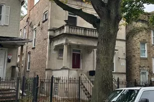 822 N Leclaire Ave, Chicago, IL 60651 - Photo 2