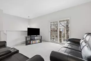 77 Lee Ct, Winfield, IL 60190 - Photo 4