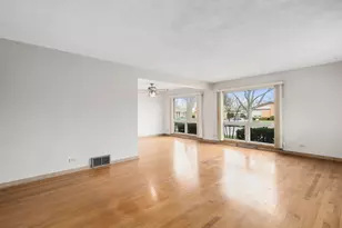 10909 Martindale Dr, Westchester, IL 60154 - Photo 4