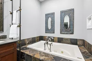 [Address not provided], Chicago, IL 60657 - Photo 18