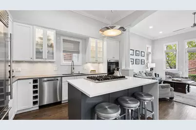 [Address not provided], Chicago, IL 60657 - Photo 8