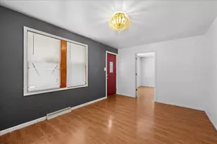 338 College Ave, Winthrop Harbor, IL 60096 - Photo 12