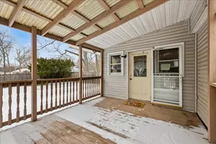 338 College Ave, Winthrop Harbor, IL 60096 - Photo 4