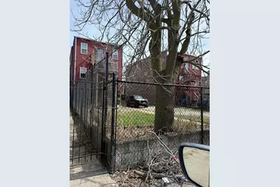 830 N Springfield Avenue, Chicago, IL 60651 - Photo 2