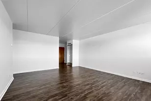 5011 Valley Ln, Streamwood, IL 60107 - Photo 4