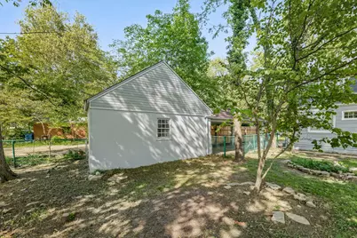 418 Cedar Street, Centralia, IL 62801 - Photo 4