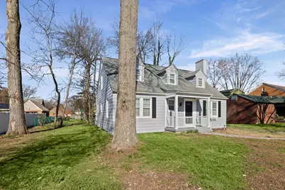 418 Cedar Street, Centralia, IL 62801 - Photo 2