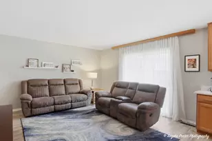 916 Essex Ct, McHenry, IL 60050 - Photo 16