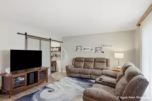 916 Essex Ct, McHenry, IL 60050 - Photo 14