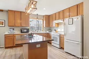 916 Essex Ct, McHenry, IL 60050 - Photo 10