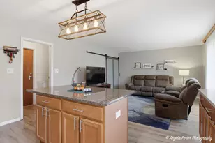 916 Essex Ct, McHenry, IL 60050 - Photo 12