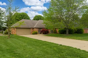 1602 S Eugene Ln, Marion, IL 62959 - Photo 2
