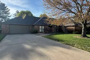 1602 S Eugene Ln, Marion, IL 62959 - Photo 2