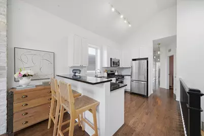 3042 N Racine Avenue #3, Chicago, IL 60657 - Photo 4