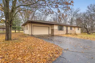 7774 Old River Rd, Rockford, IL 61103 - Photo 2