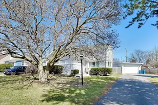339 N Emroy Ave, Elmhurst, IL 60126 - Photo 2